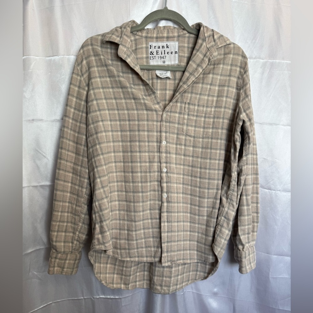 Frank & Eileen Taupe Button-Up Size Medium - Picture 5 of 6